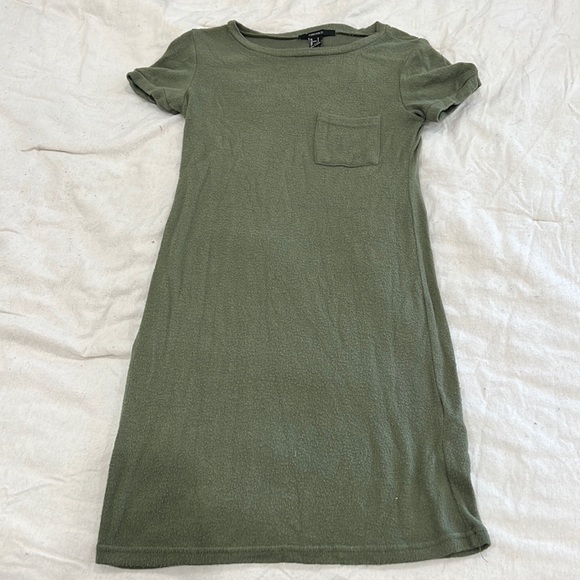 🛍 3/$10 Forever 21 Green Teeshirt dress - body con style - Picture 3 of 6